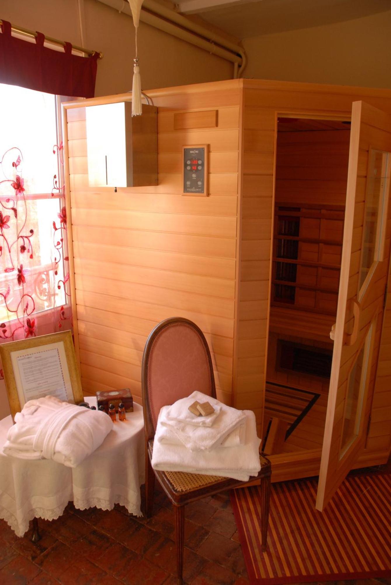 Chambres D'Hotes Chateau De La Puisaye ヴェルヌイユ・ダヴル・エ・ディトン エクステリア 写真