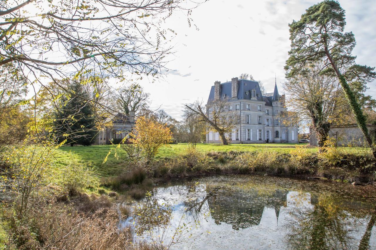 Chambres D'Hotes Chateau De La Puisaye ヴェルヌイユ・ダヴル・エ・ディトン エクステリア 写真