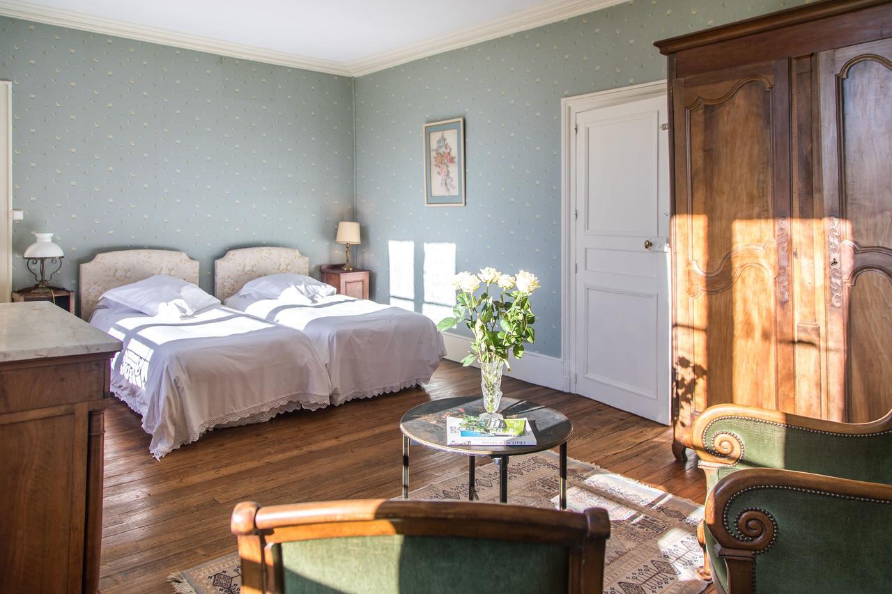 Chambres D'Hotes Chateau De La Puisaye ヴェルヌイユ・ダヴル・エ・ディトン エクステリア 写真