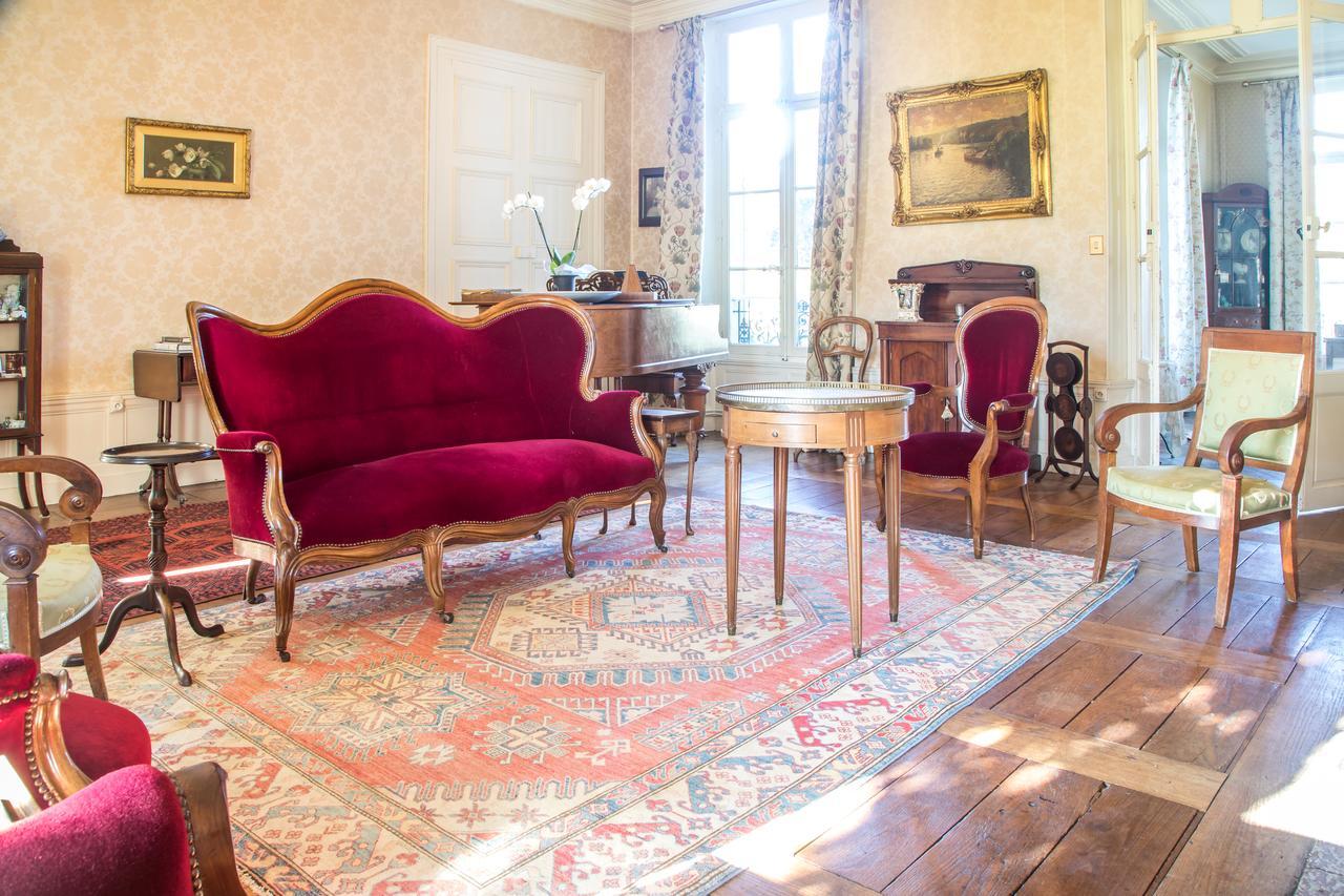 Chambres D'Hotes Chateau De La Puisaye ヴェルヌイユ・ダヴル・エ・ディトン エクステリア 写真