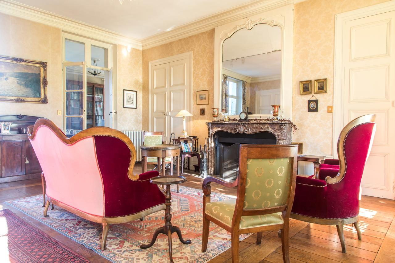 Chambres D'Hotes Chateau De La Puisaye ヴェルヌイユ・ダヴル・エ・ディトン エクステリア 写真